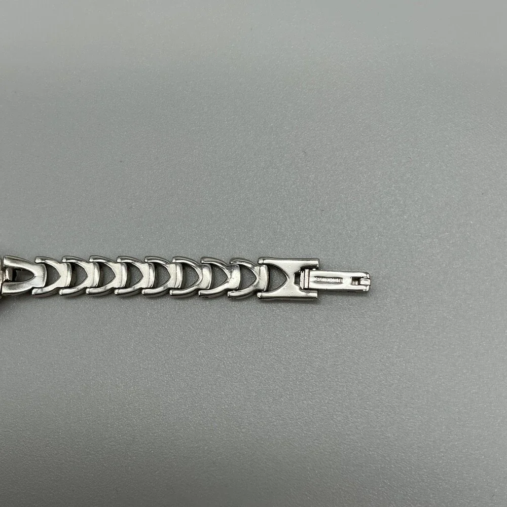 Bulova Womens Watch 17mm White Dial Silver Tone Bracelet New Battery 6.25